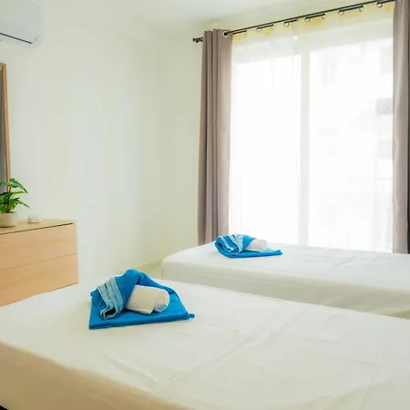 Appartement Ra6 - New, Bright & Spacious - Sliema-gzira Area! Gzira