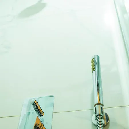 Apartment Ra6 - New, Bright & Spacious - Sliema-gzira Area! *