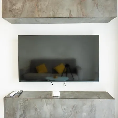 Apartment Ra6 - New, Bright & Spacious - Sliema-gzira Area!