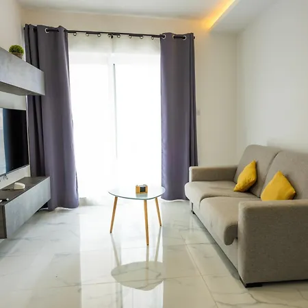 Apartment Ra6 - New, Bright & Spacious - Sliema-gzira Area!