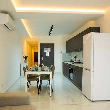 Apartment Ra6 - New, Bright & Spacious - Sliema-gzira Area! Gzira