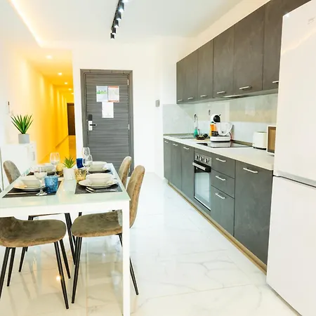 Ra6 - New, Bright & Spacious - Sliema-gzira Area!