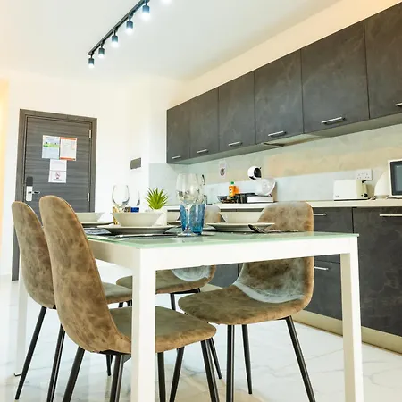 Apartment Ra6 - New, Bright & Spacious - Sliema-gzira Area! *
