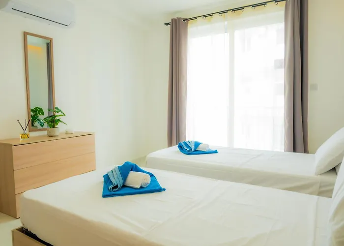 Apartamento Ra6 - New, Bright & Spacious - Sliema-gzira Area! Gzira