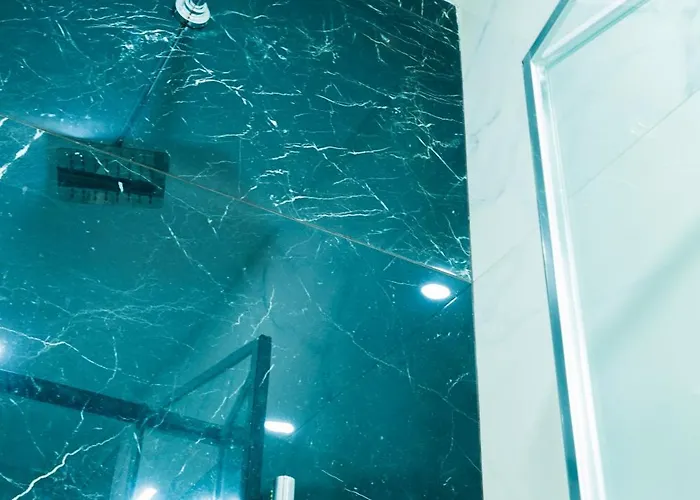 Apartamento Ra6 - New, Bright & Spacious - Sliema-gzira Area! Gzira