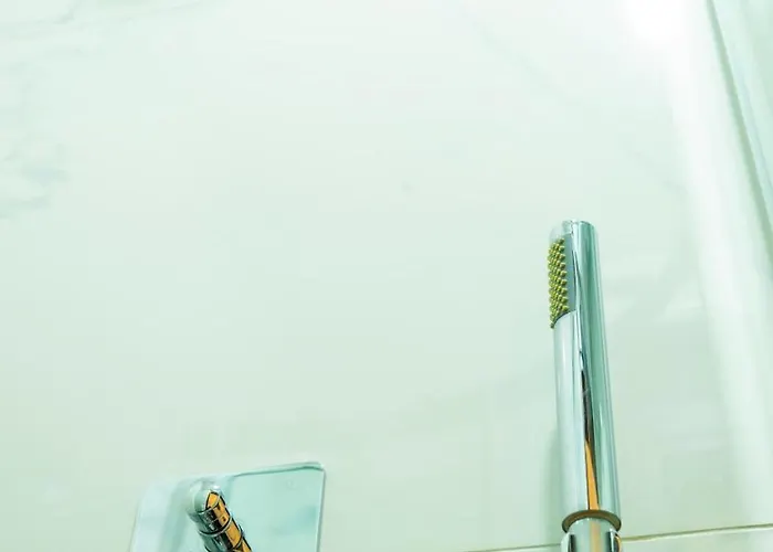 Apartamento Ra6 - New, Bright & Spacious - Sliema-gzira Area! *