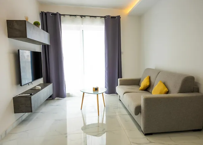 Apartamento Ra6 - New, Bright & Spacious - Sliema-gzira Area!
