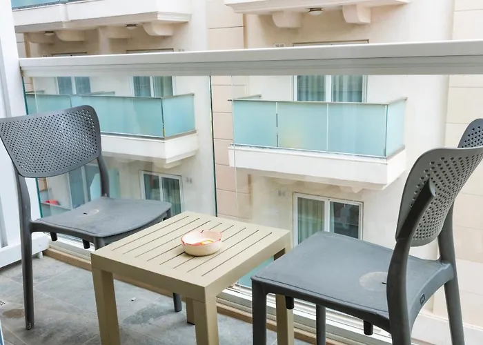 Apartamento Ra6 - New, Bright & Spacious - Sliema-gzira Area! *
