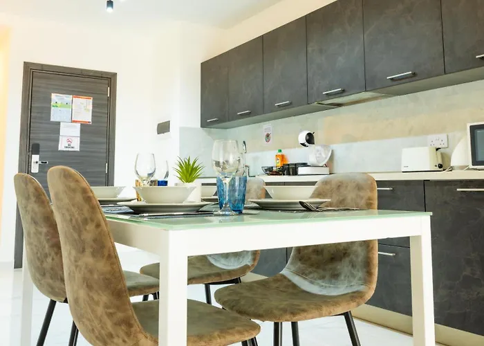 Apartamento Ra6 - New, Bright & Spacious - Sliema-gzira Area! *